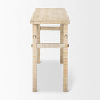 Kleiner Beistelltisch aus hellem Holz