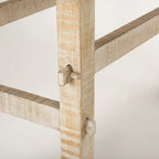 Kleiner Beistelltisch aus hellem Holz