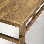 Kleiner Beistelltisch aus hellem Holz