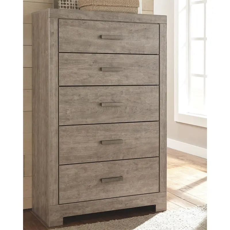 Signature Design by Ashley Balnain Grey 5-drawer Chest
