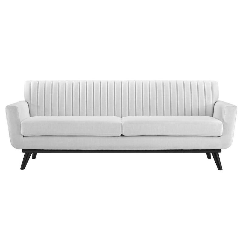 Stoffsofa mit Kanalsteppung